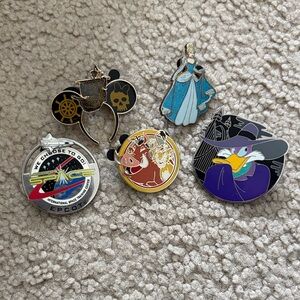 Disney Character Enamel Pin Set - Multicolor